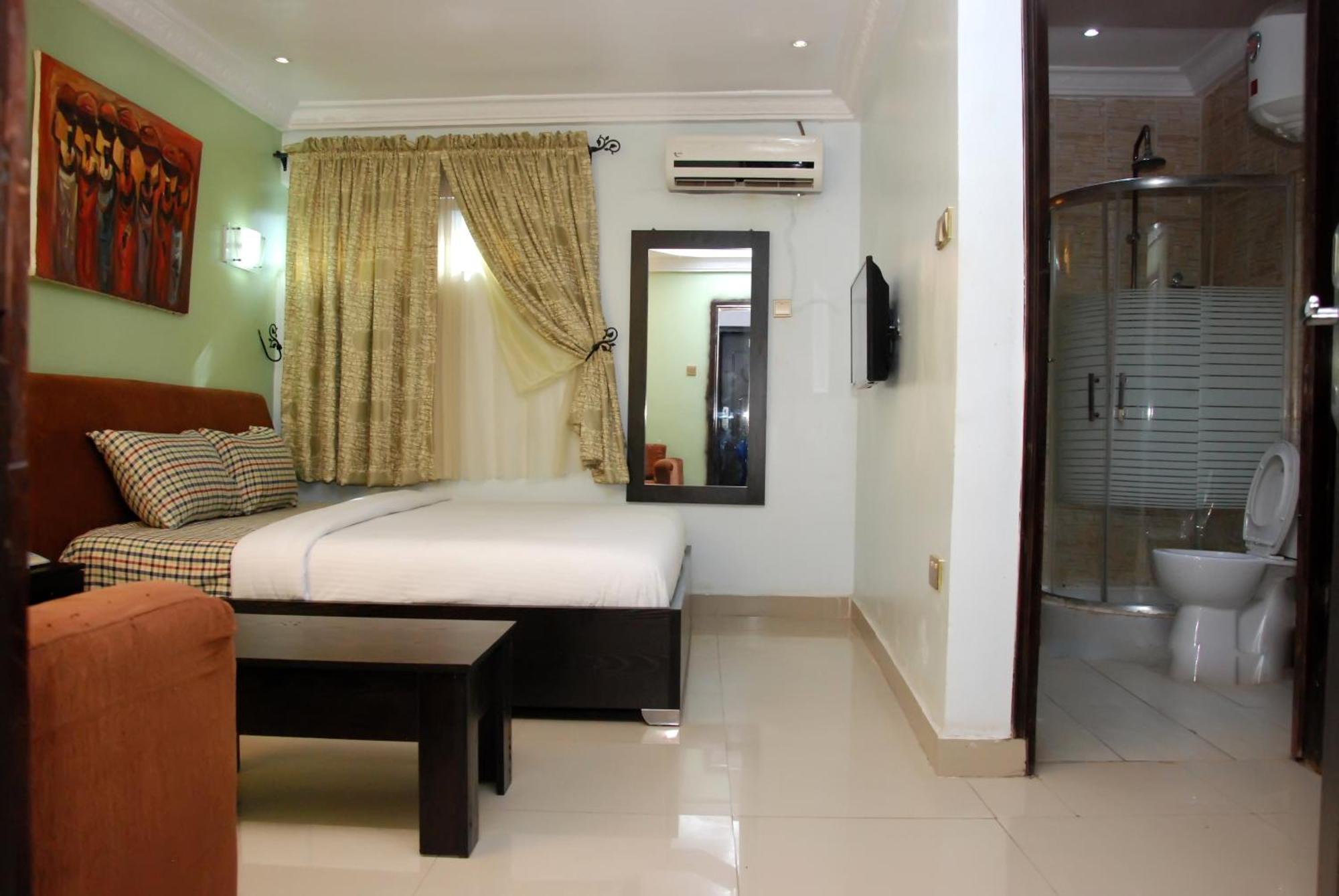 Ben Auto Hotel Лагос Екстериор снимка